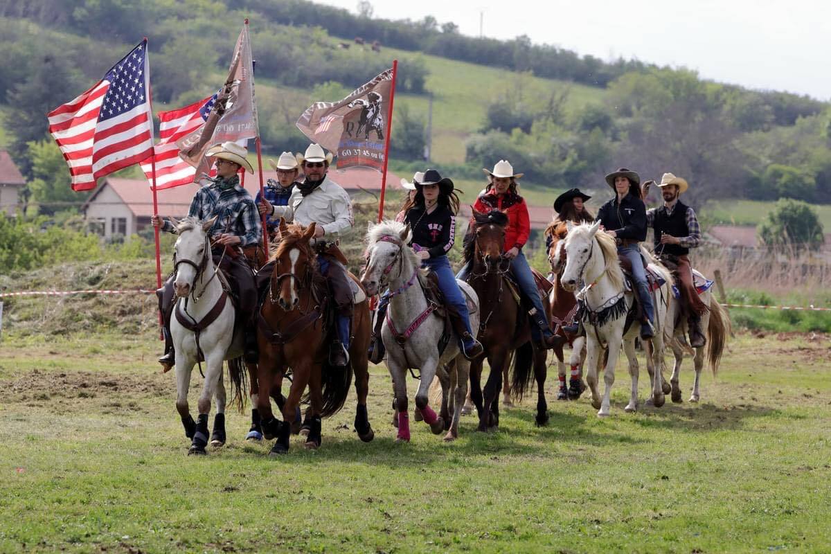 Cowboy Mounted • Shooting • Barrel Race • Voltige • Parade aux drapeaux