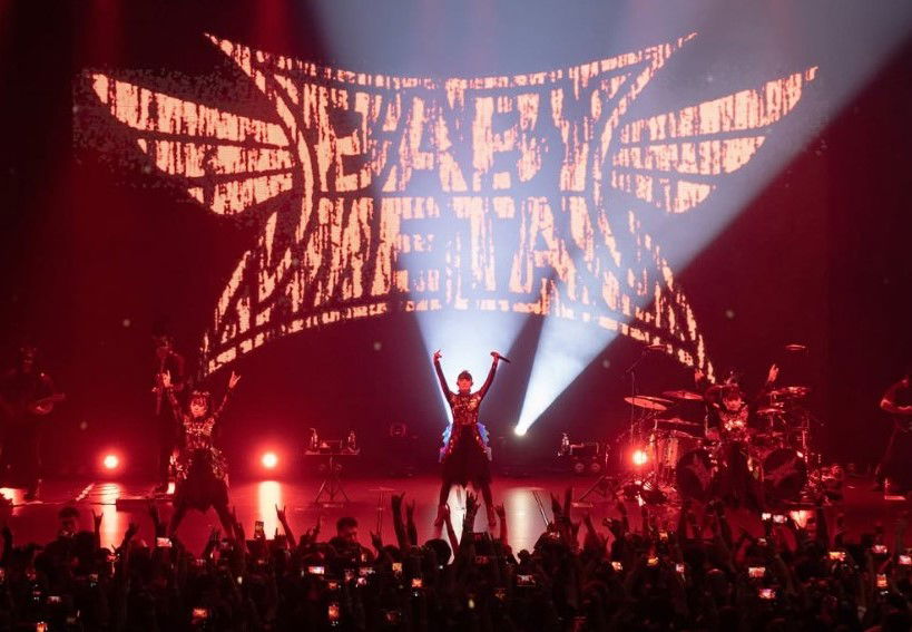 BabyMetal Hipnotis Fanatika Dengan Dentum Eksplosif Dan Visual Imersif Dalam Sorak Sorai Kolektif