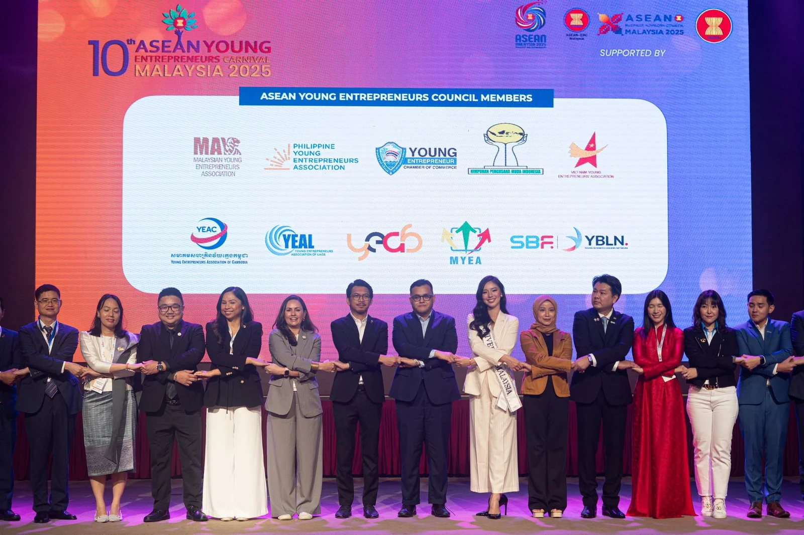 Satu Dekad Bergaung: Karnival Usahawan Muda ASEAN Teguhkan Arus Baharu Ekonomi Serantau