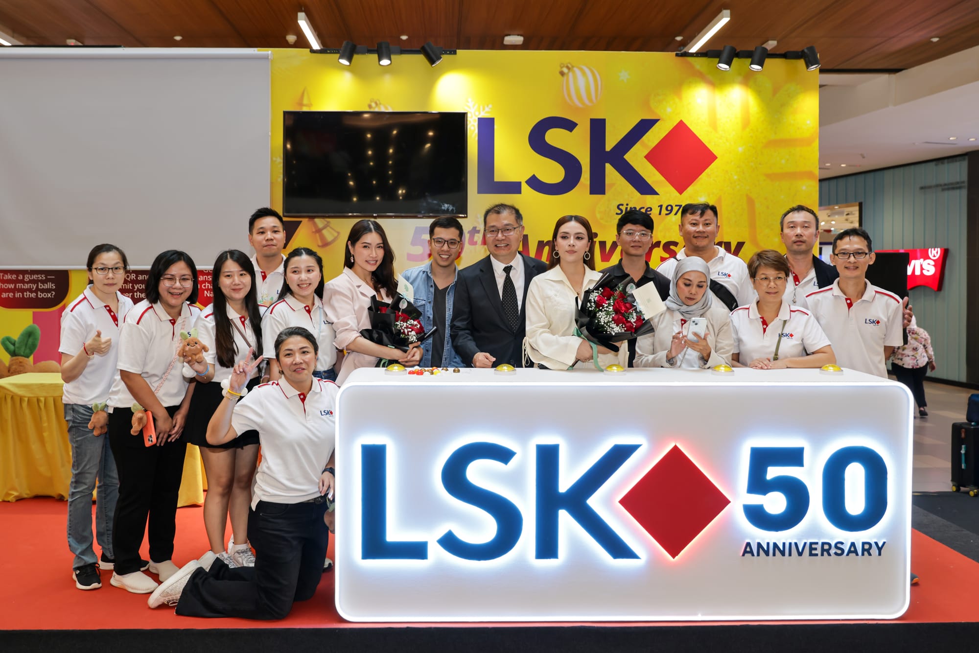 LSK Raikan Pelanggan Setia Dengan Cabutan Bertuah Mega Sempena Ulang Tahun Ke-50