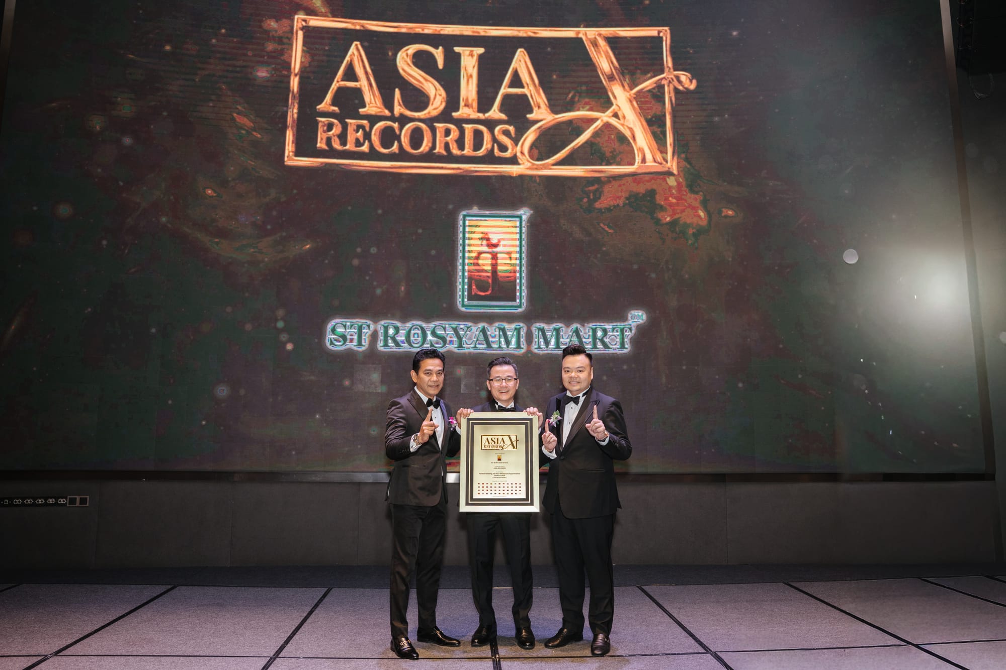 ST Rosyam Mart Pecah Rekod Asia: Hypermarket 24 Jam Paling Pesat Berkembang 2025