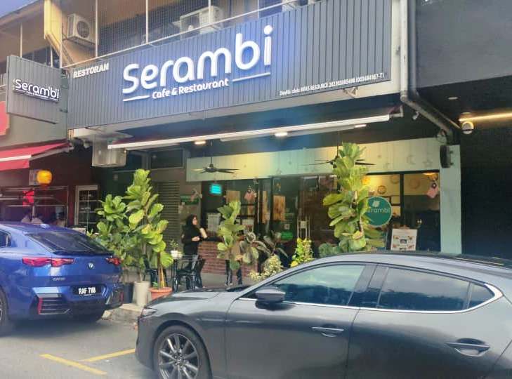 Diam Diam Duduk Di 'Serambi TTDI', Healing Sambil Menikmati Masakan Kampung Citarasa Premium