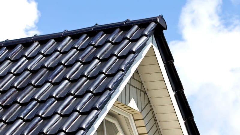 Understanding the Need for Roof Replacement in Residential Homes