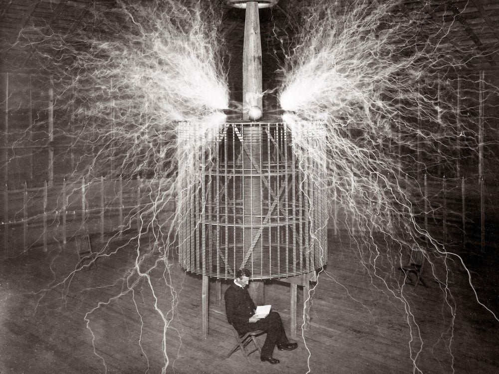 Exploring the Tesla Coil: Zaps, Sparks, and the Legacy of Nikola Tesla!