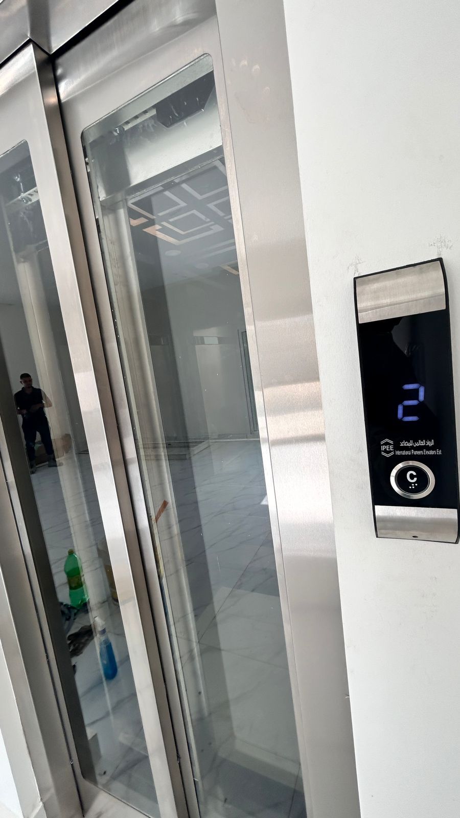 الأبواب الأتوماتك للمصعد