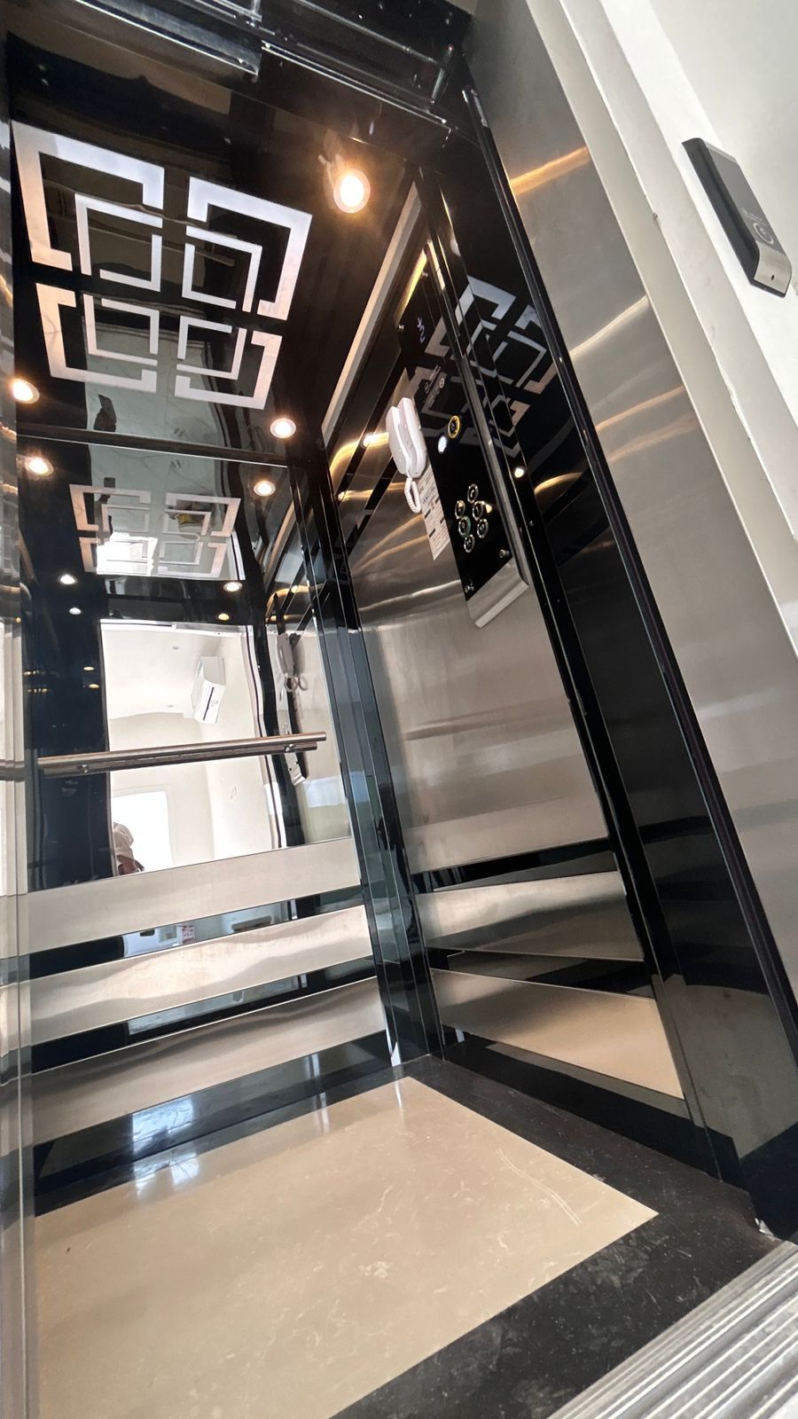 تبحث عن مصعد أمــــن