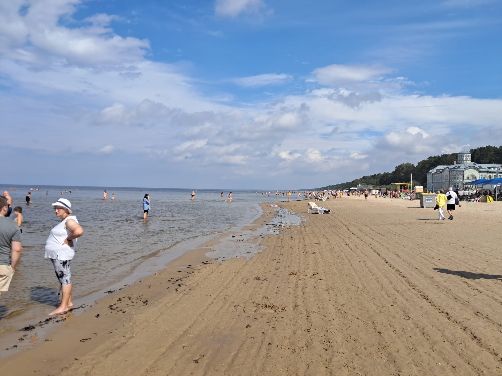 Der feinsandige Badestrand von Jurmala