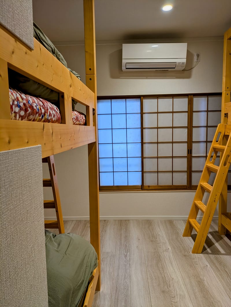 2階に2部屋 2段ベット 2bunk beds Rooms