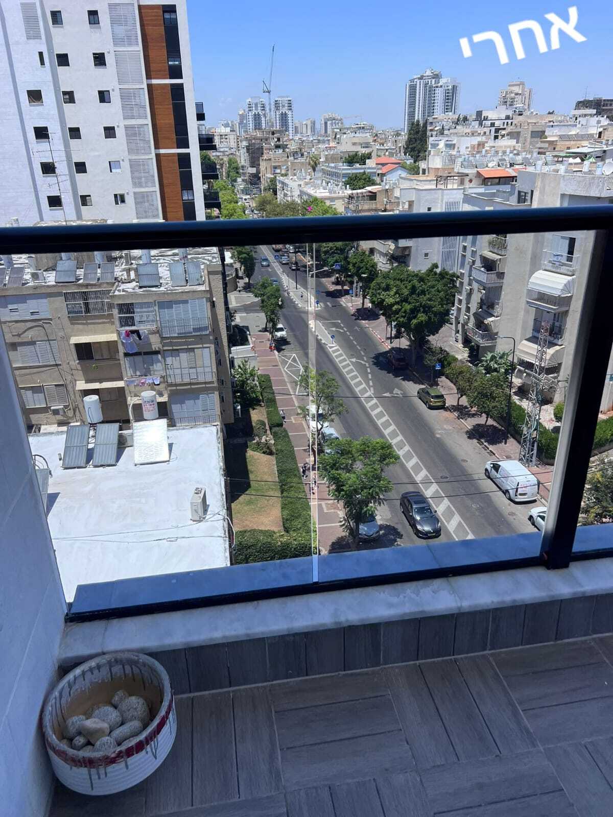 ניקיון זכוכיות מרפסת מגזר פרטי