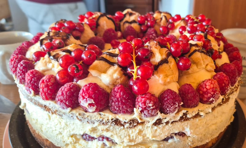 ЕКЛЕРОВА ТОРТА "ПЛОДОВА ЕУФОРИЯ"