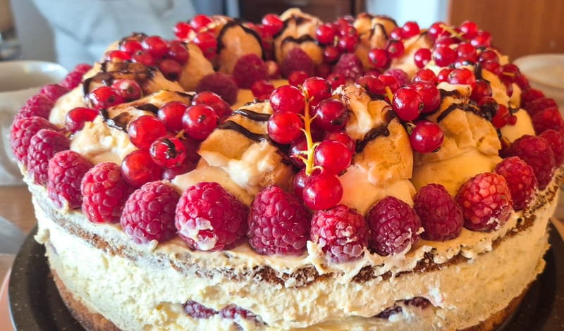 ЕКЛЕРОВА ТОРТА "МАЛИНОВА ПОЛЯНА"