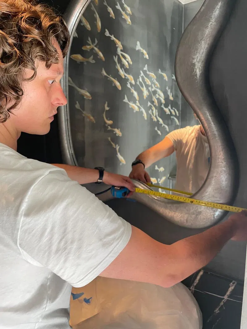 Mirror hanging services in London