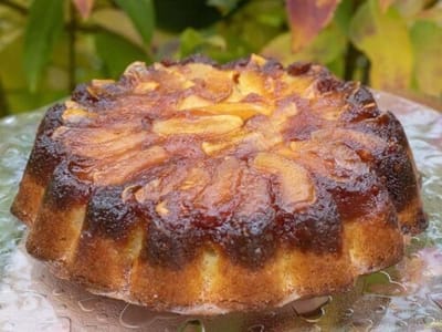 Quatre quarts aux pommes et caramel