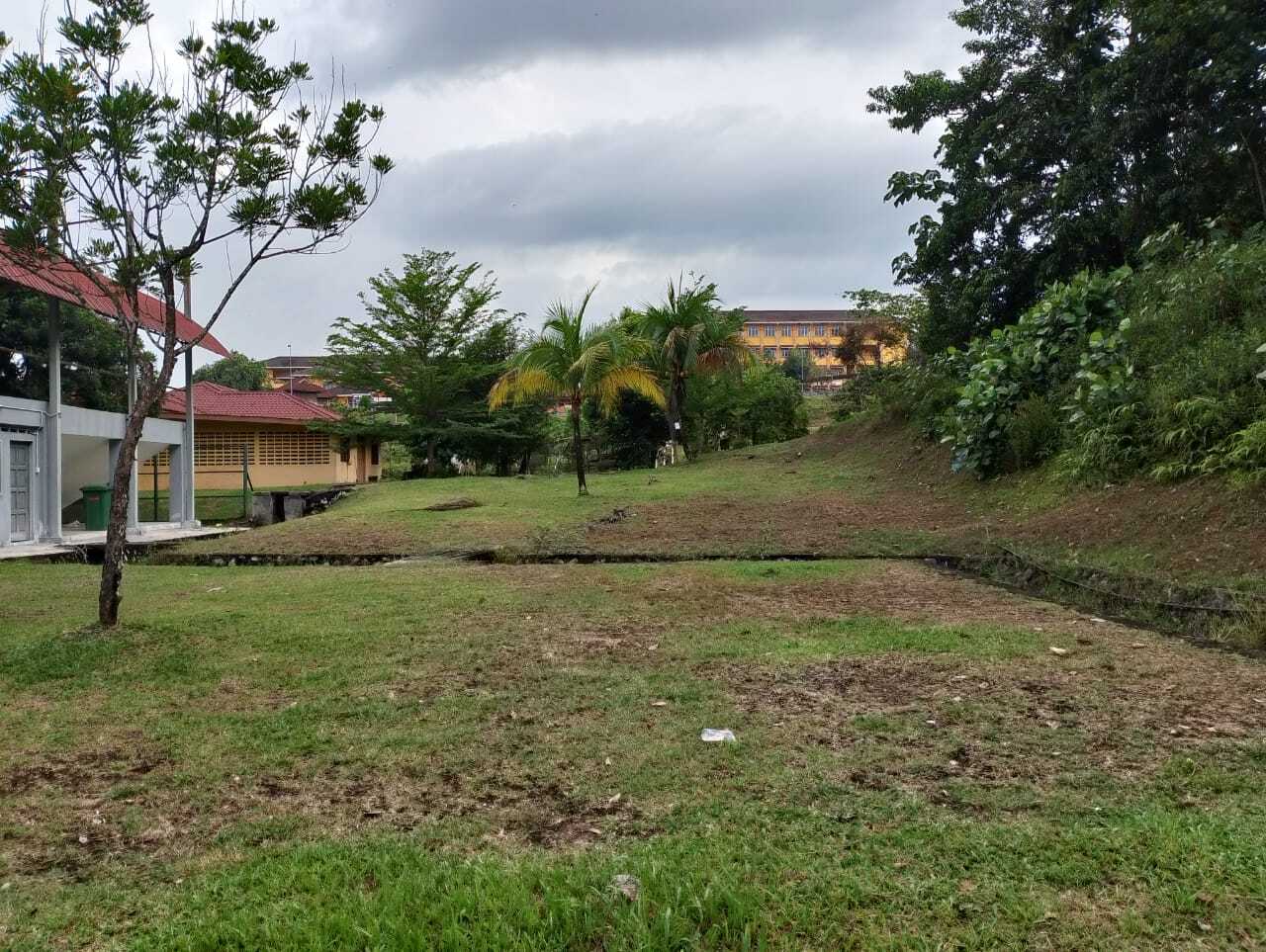 Tapak Khemah 1