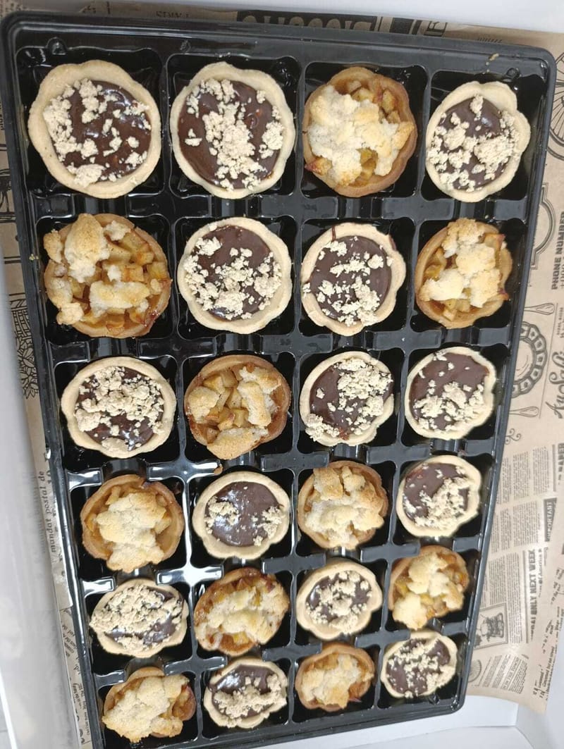 מגש טארטלטים מתוקים