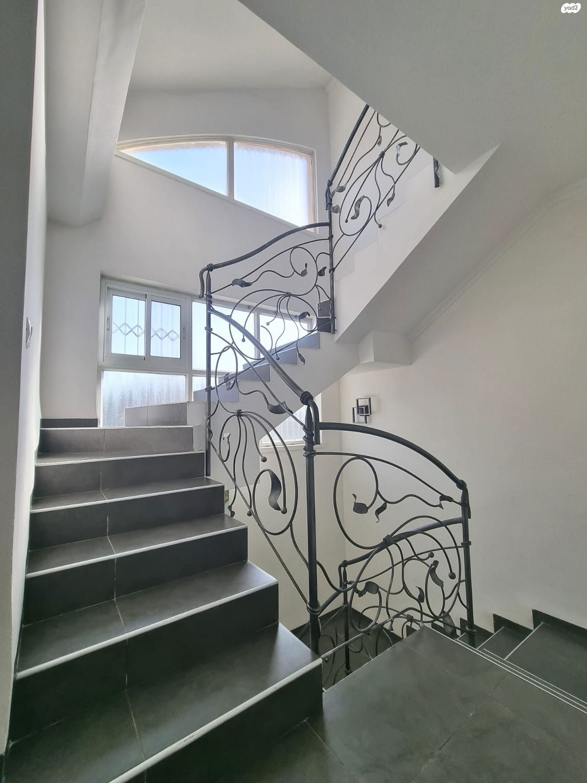 טריפלקס 155 מטר