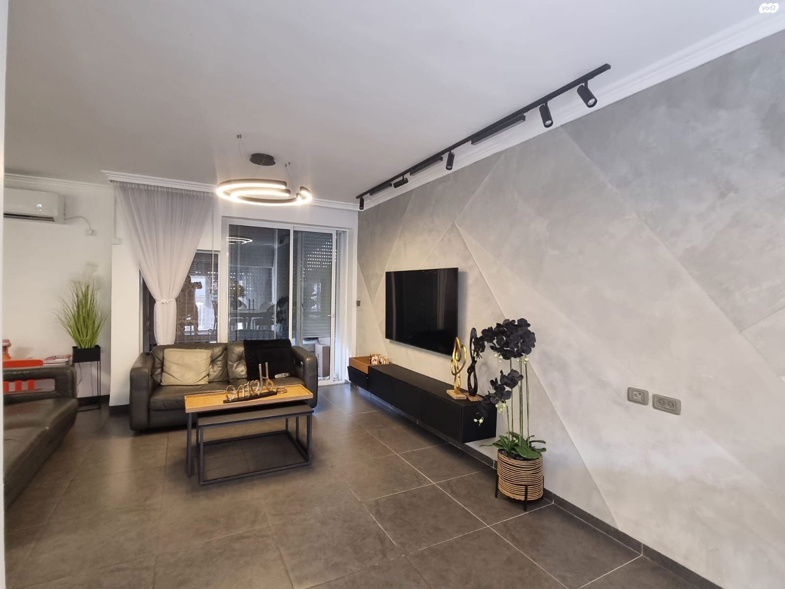 טריפלקס 155 מטר