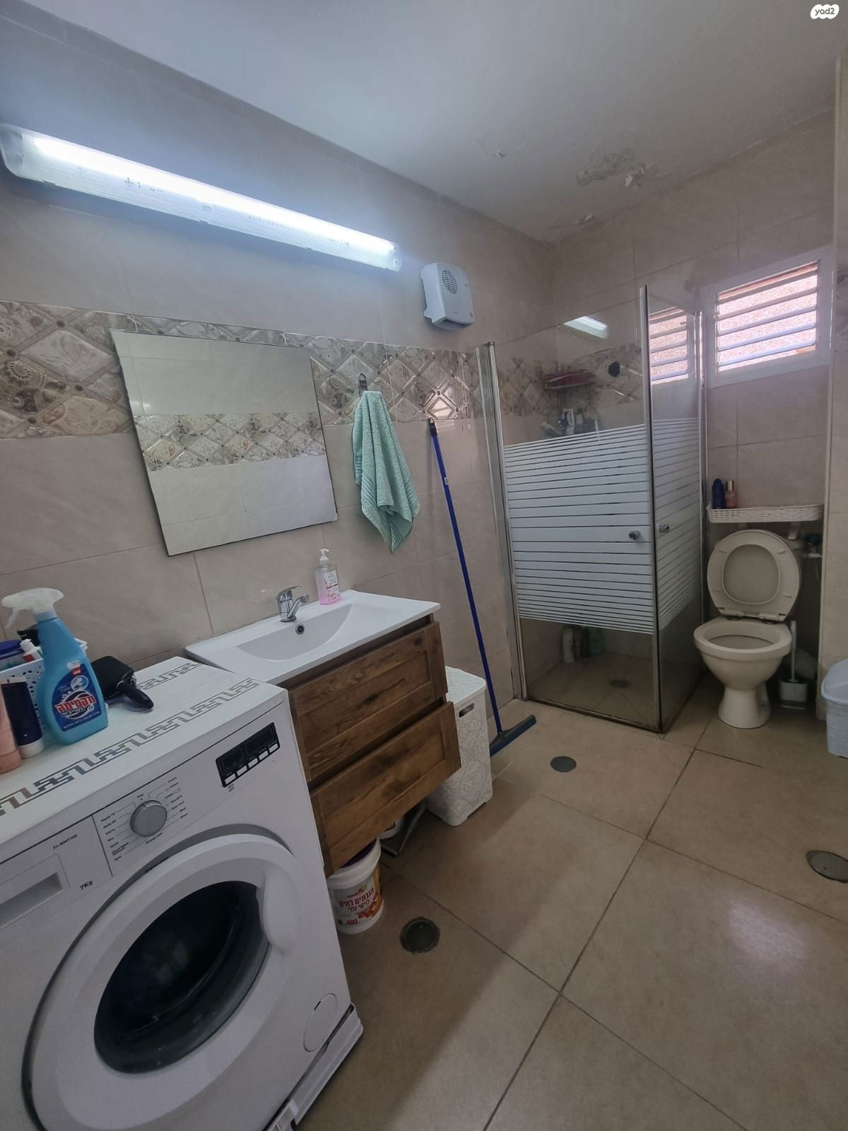 איזור מתפתח עם אופציה עתידית לפינוי בינוי