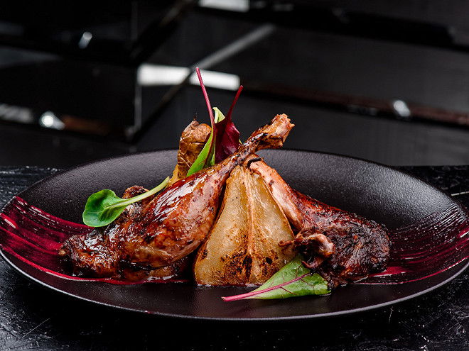 Poularde à la poire tapée