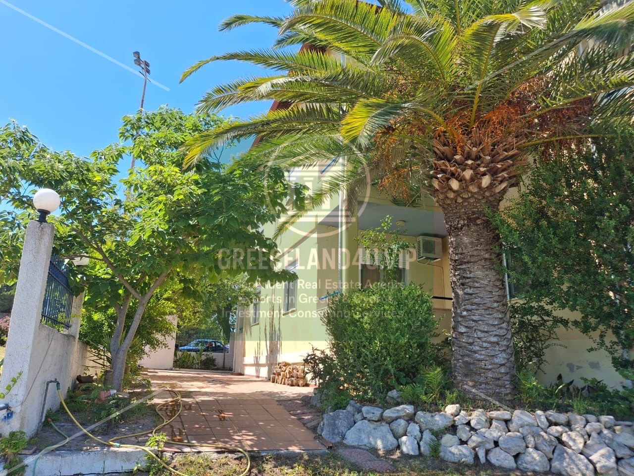 🏢 Prime Investment in a Top Tourist Location