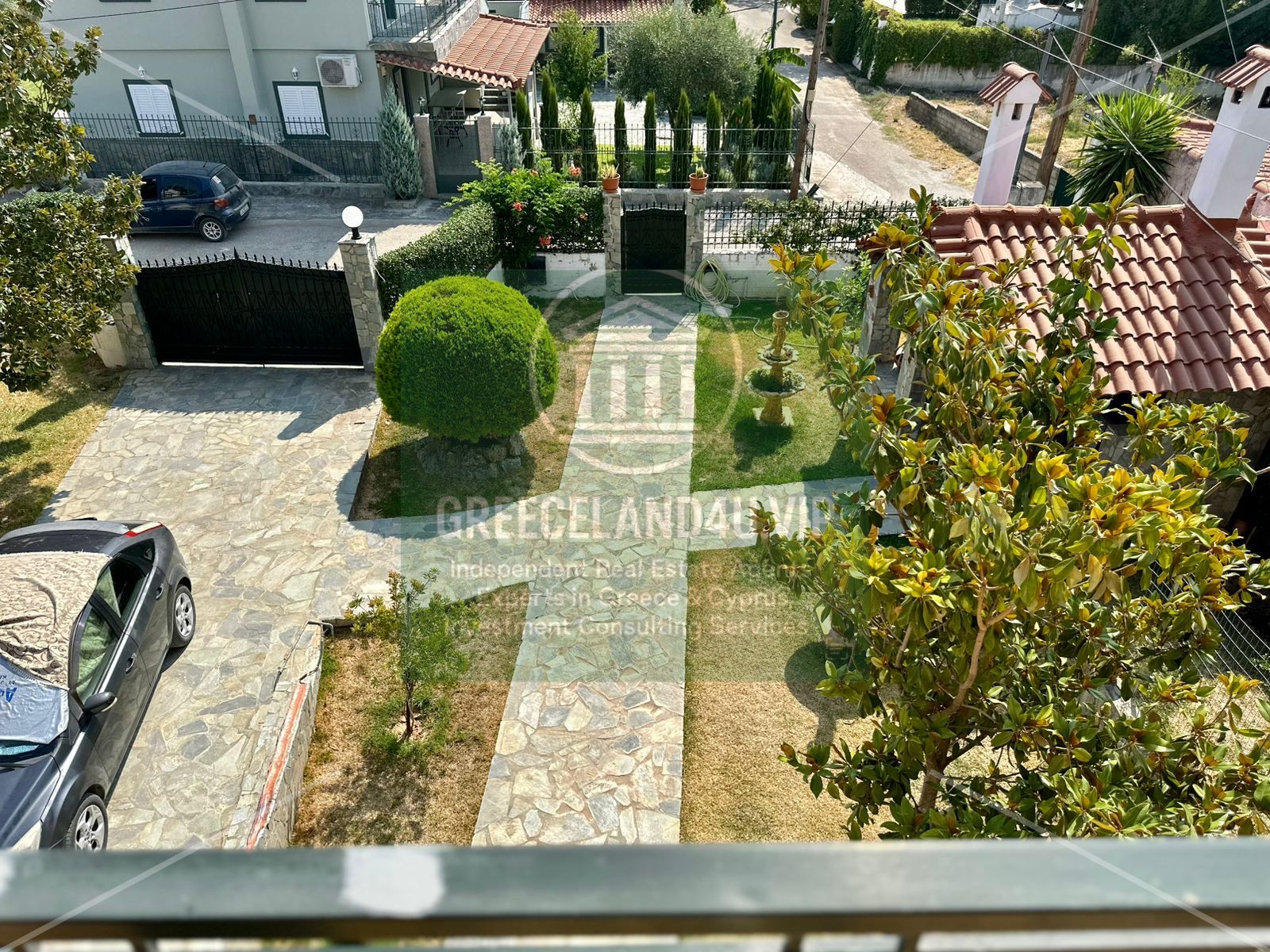 📐 Total Built Area: 220 sq.m