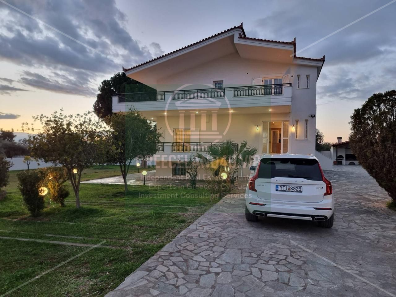 Completely renovated villa (2025), on a 2 dunam plot with potential for a pool!