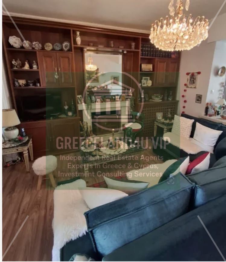🛏️ The property includes a living room and 2 bedrooms