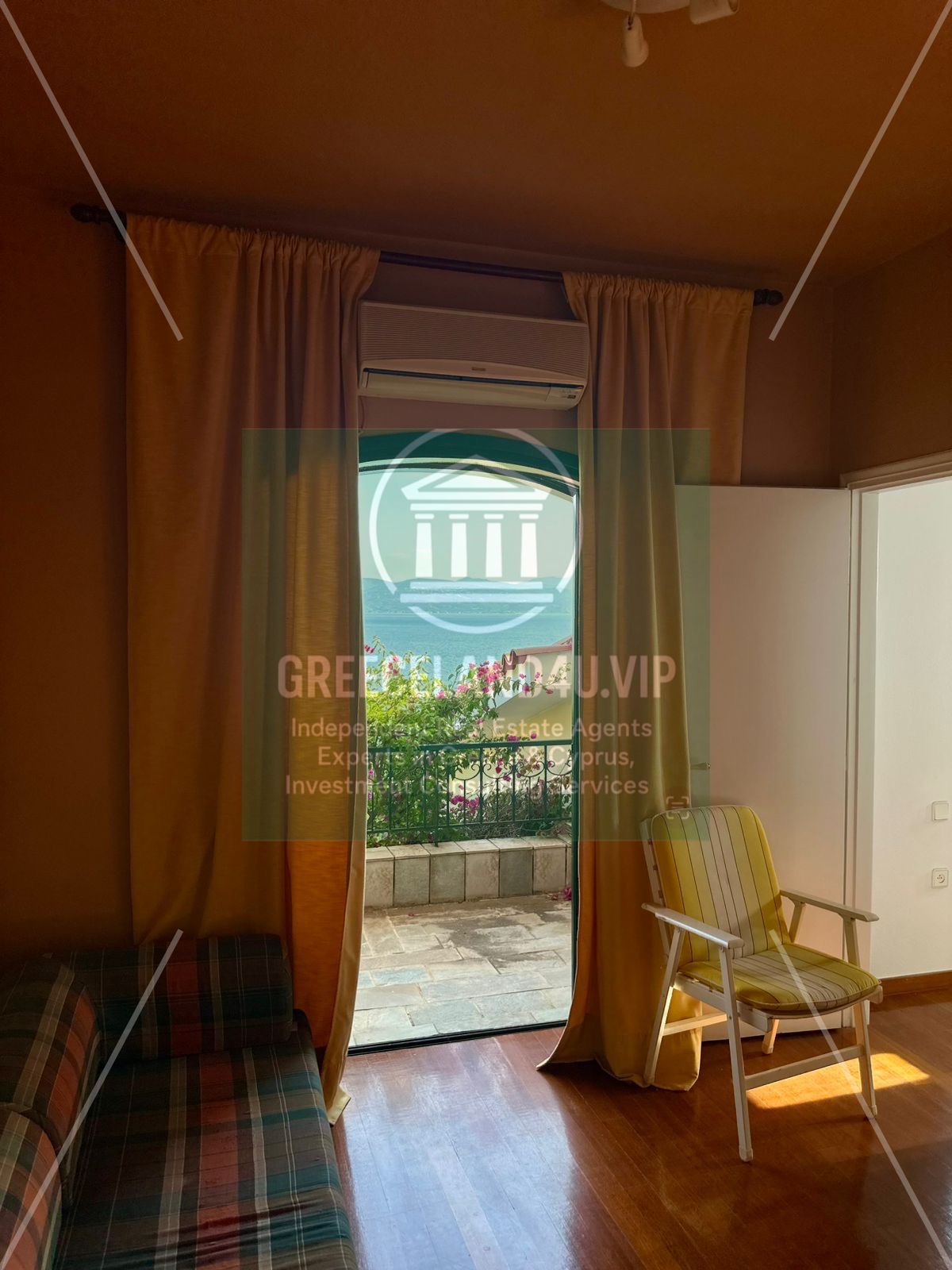 Set on a 4,000 m² plot with **panoramic sea views**, this elegant 4-bedroom villa blends luxury, comfort, and privacy. Features include: