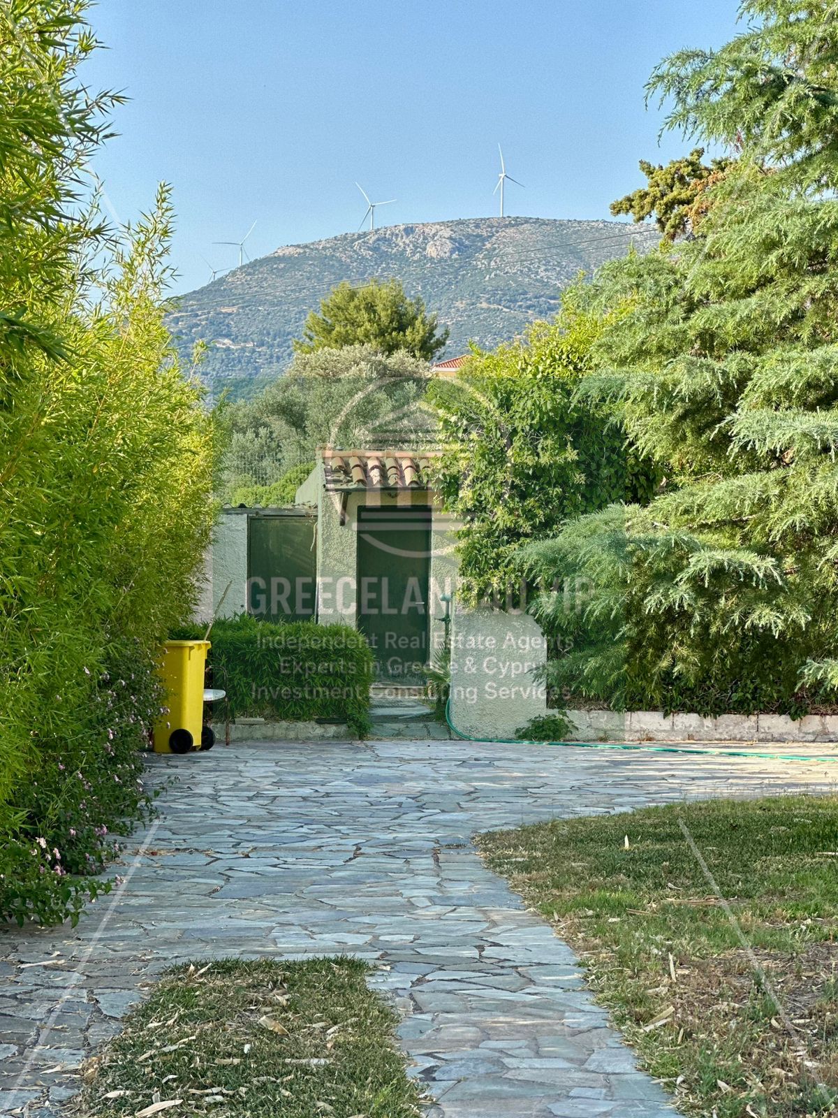 Set on a 4,000 m² plot with **panoramic sea views**, this elegant 4-bedroom villa blends luxury, comfort, and privacy. Features include: