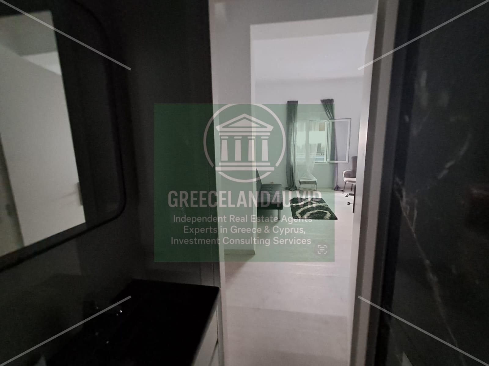 📍 Neos Kosmos | Elevated Ground Floor