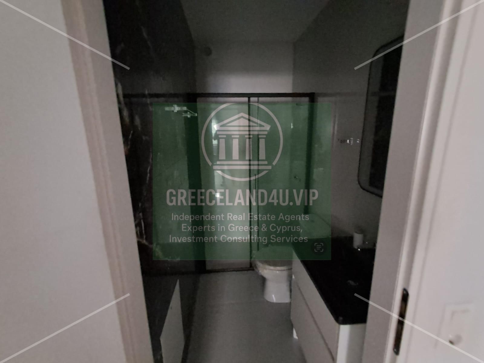 📍 Neos Kosmos | Elevated Ground Floor