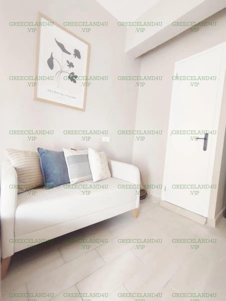 Fully renovated and furnished, including air conditioning 