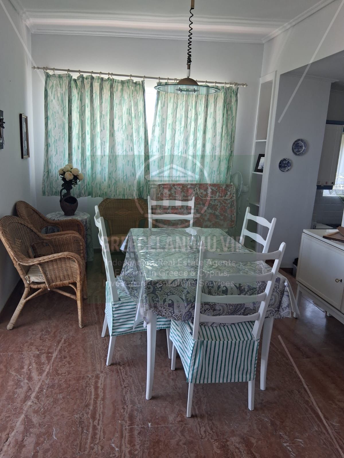 📍 **Location:** toOropos