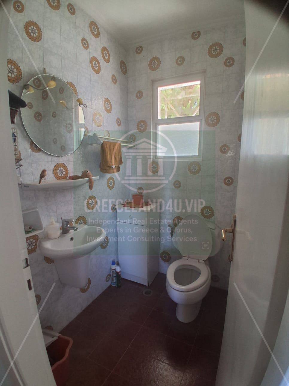 📍 **Location:** toOropos