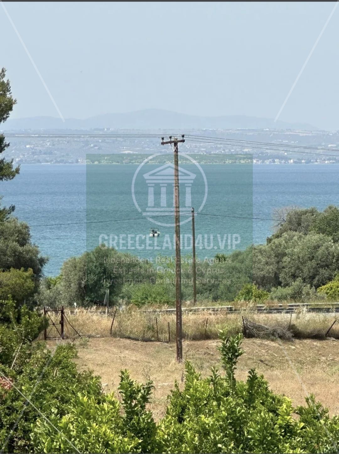 📍 Just 150 meters from the beach!