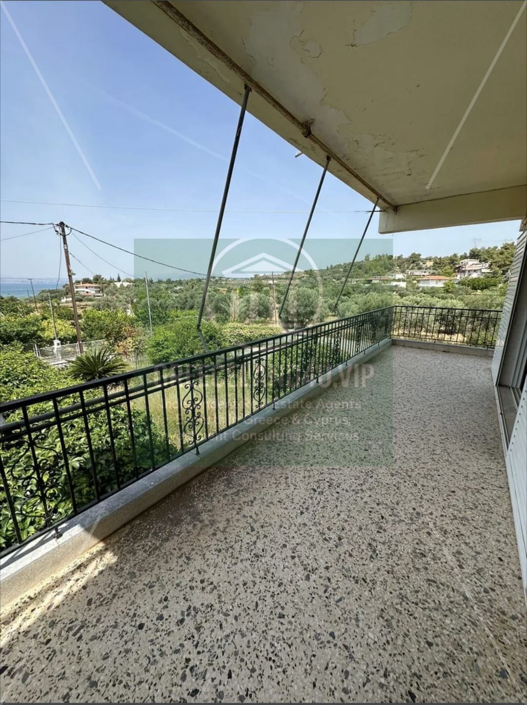 📍 Just 150 meters from the beach!