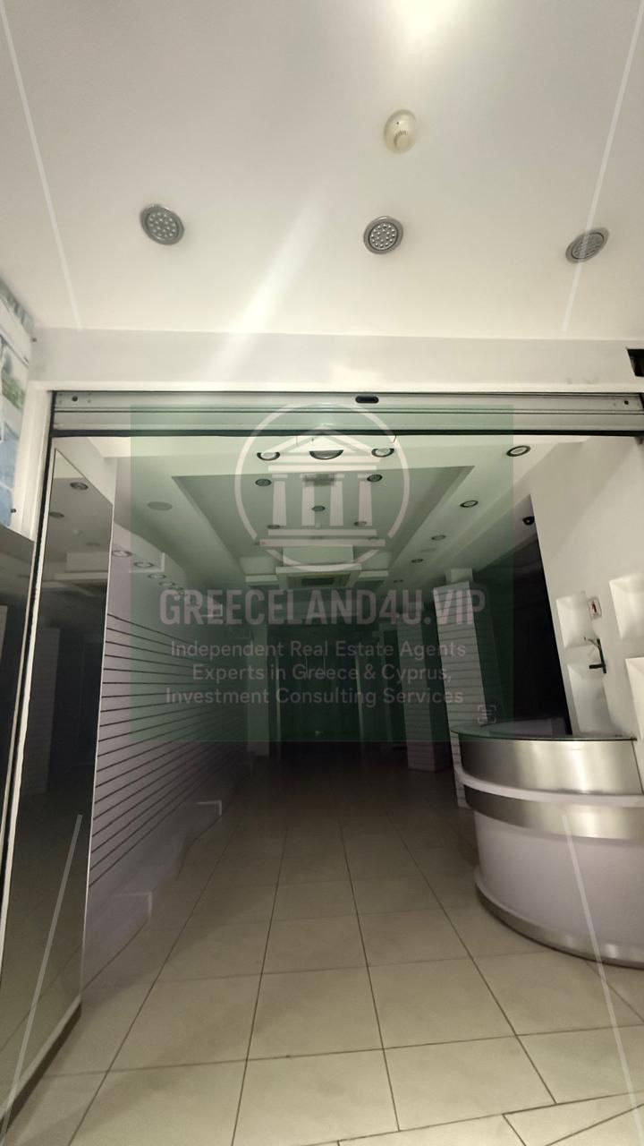 🏙️ **Location:** Syntagma Triangle (Syntagma – Monastiraki)