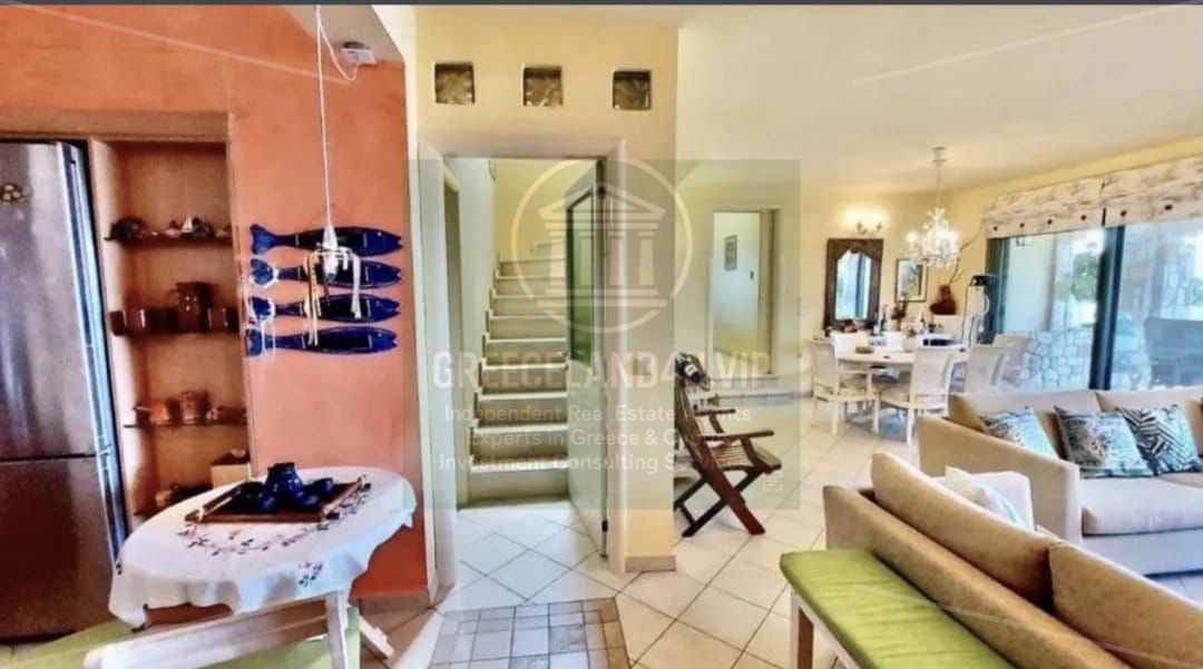 📐 **House:** 200m² | **Plot:** 1,500m²