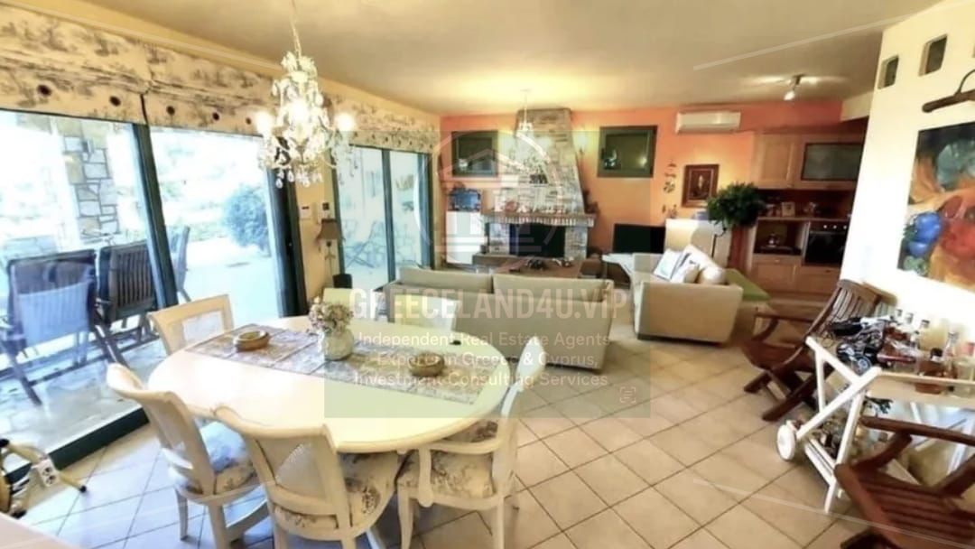 📐 **House:** 200m² | **Plot:** 1,500m²