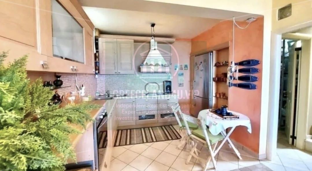 📐 **House:** 200m² | **Plot:** 1,500m²