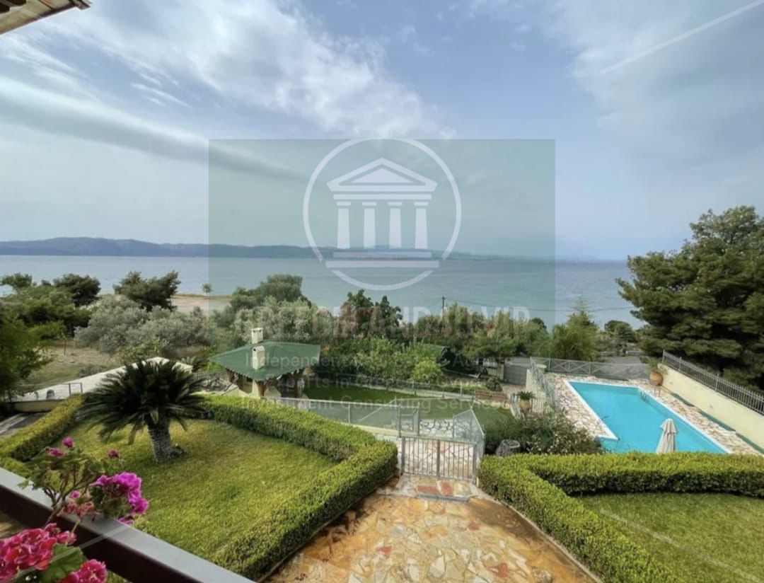 📐 **House:** 200m² | **Plot:** 1,500m²