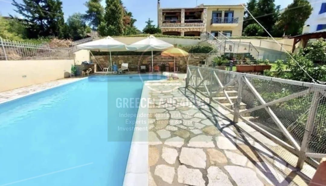 📐 **House:** 200m² | **Plot:** 1,500m²