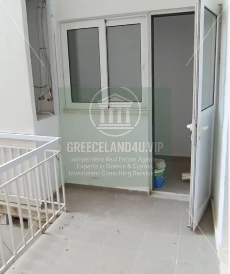 🏢 Floor: 1st floor with elevator