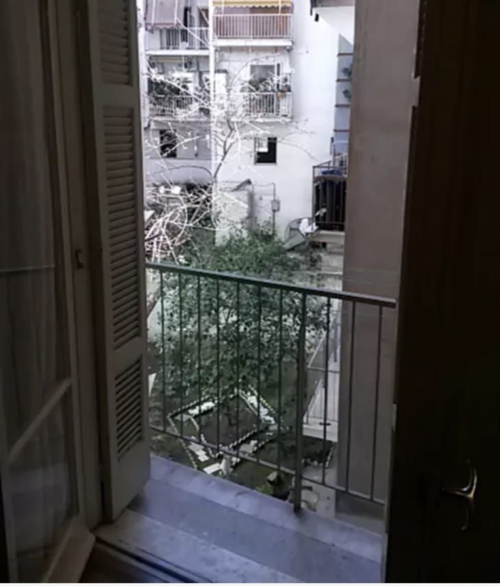 🏛️ Studio apartment on the 1st floor with elevator