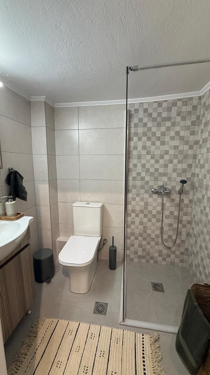 📍 Just 5 min walking from the beach!