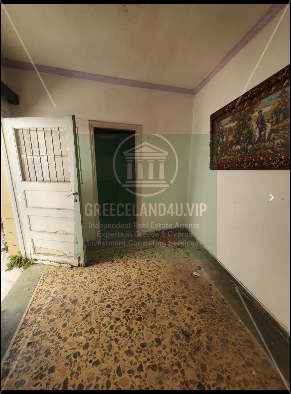 📍 Location: Dafni – only a 5-minute walk from the central metro station and 4 stops from Syntagma Square