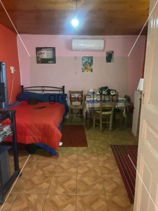 Charming 154 m² **detached house** on a 783 m² plot in the heart of the village