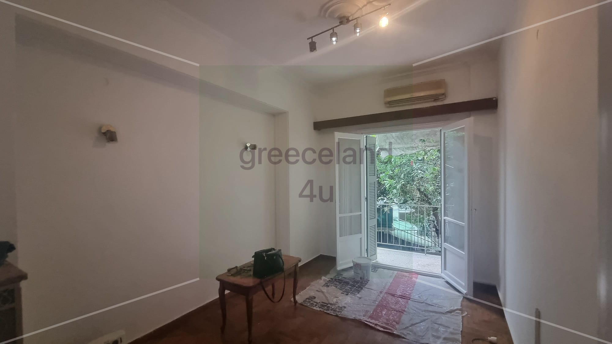 🏠 41 sq m apartment in need of renovation | Living room + bedroom