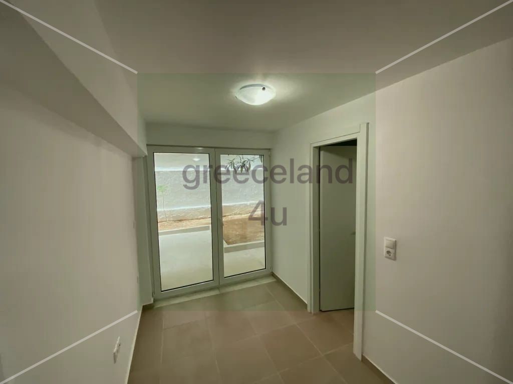 ✨ Ground-floor renovated 47 sq.m apartment with private garden, just 450m from the sea!