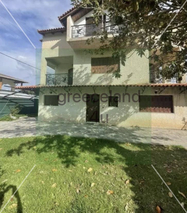 Just **200m from the sea*